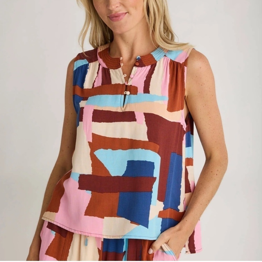 Fate abstract sleeveless top pink multicolor size M